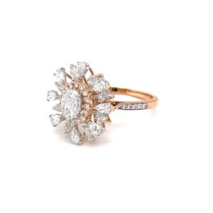 Beautiful fancy ring with pie cut & pear shape diamonds