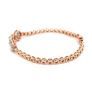 Trio pressure set eva diamonds with round bracket