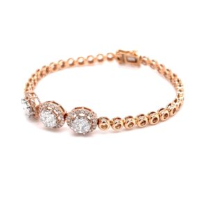 Trio pressure set eva diamonds with round bracket