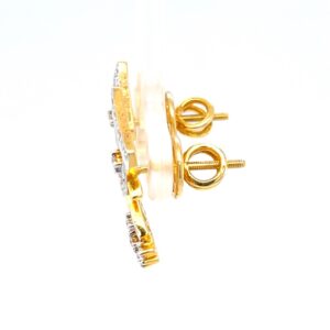 Kite shaped 18 karat hallmarked diamond earrings pair 6top90