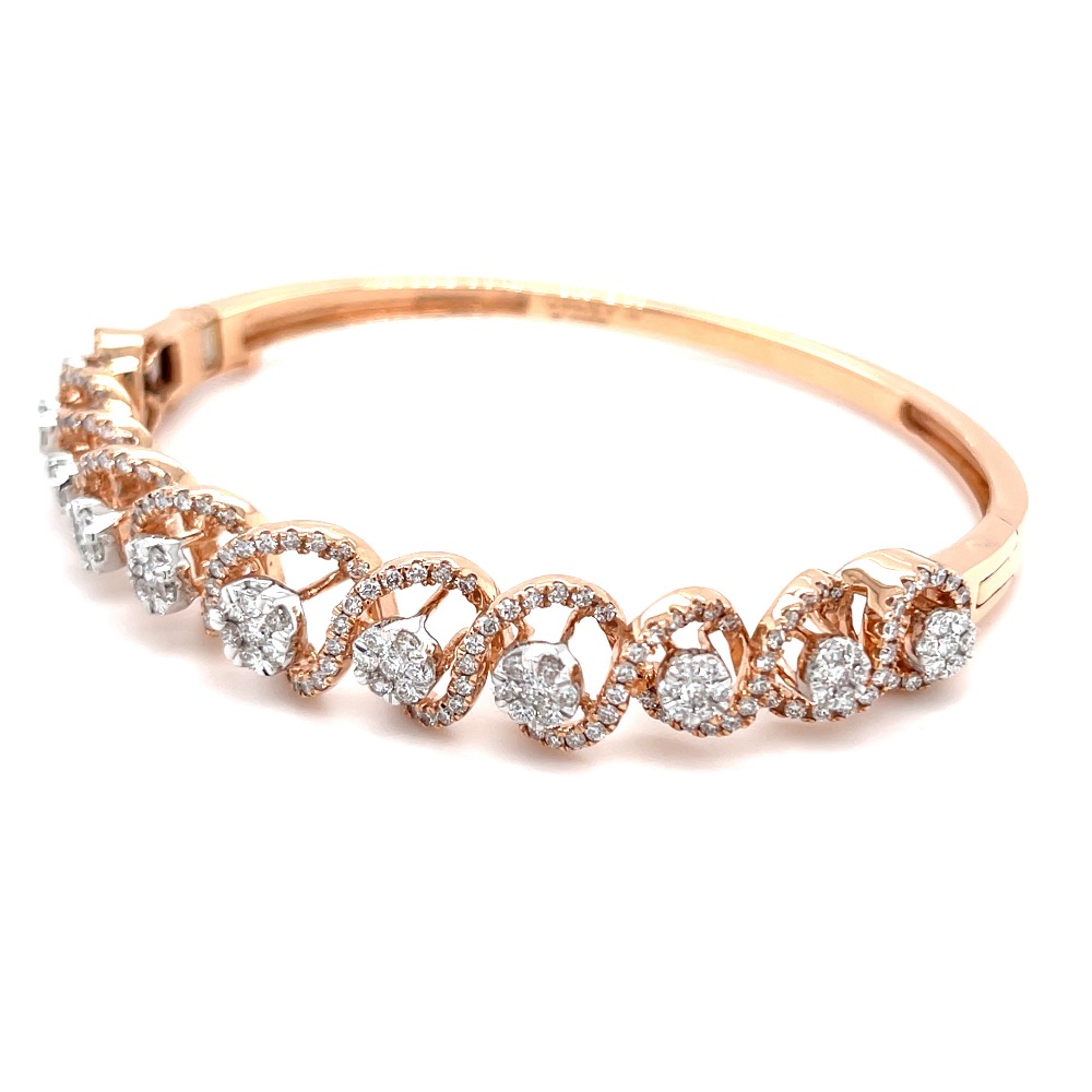 Atemberaubend Diamond Bracelet in a Swirling Design - Image 3