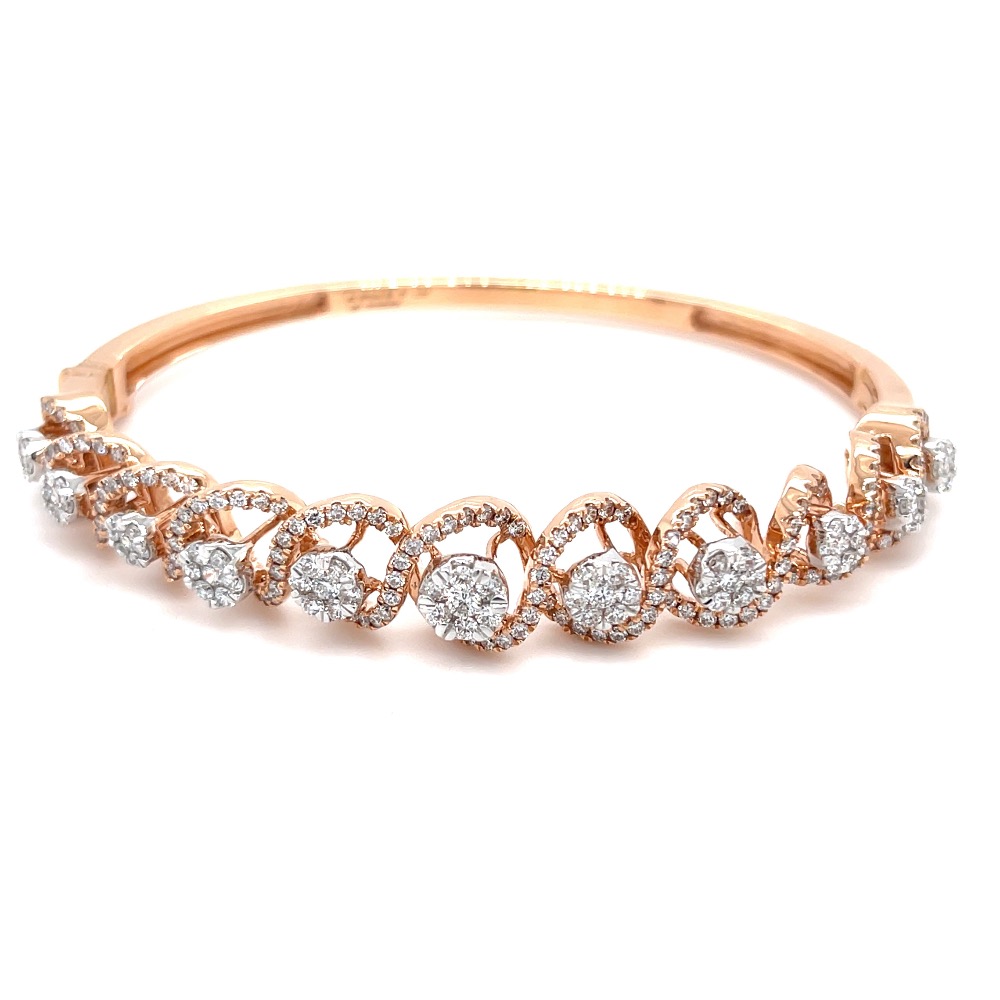 Atemberaubend Diamond Bracelet in a Swirling Design