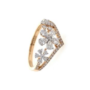 Trio Flower in Pear & Round Diamonds in 18k Rose Gold - VVS EF - 0.63 cts - 2.300 gms - 0LR31