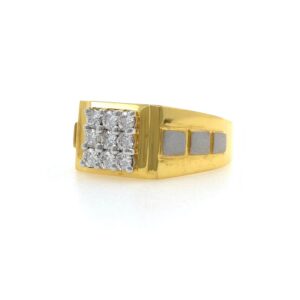 9 diamond with 3 squares gents ring in 18k yellow gold 0gr2
