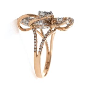 18kt / 750 rose gold Fancy Flower Diamond Ring for Ladies 9LR348