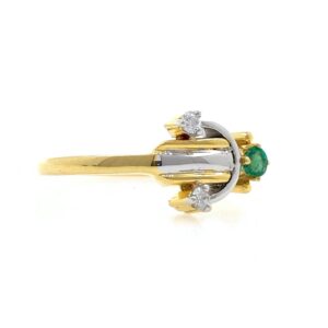 18kt / 750 Yellow Gold Simple Diamond & Emerald Ladies Ring 9LR301