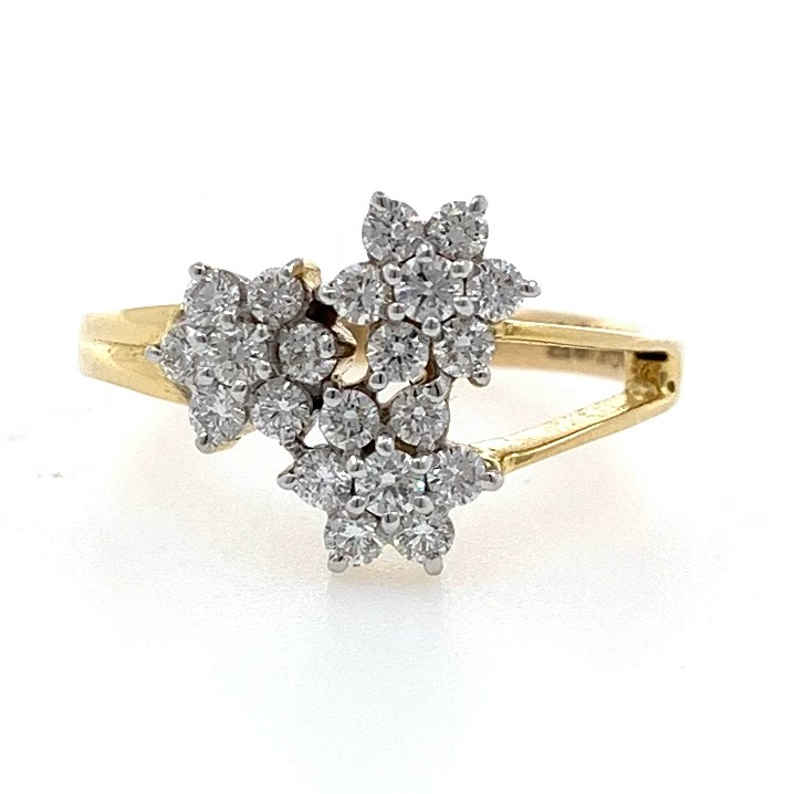 18kt / 750 yellow gold three flower diamond ring for ladies 8lr227