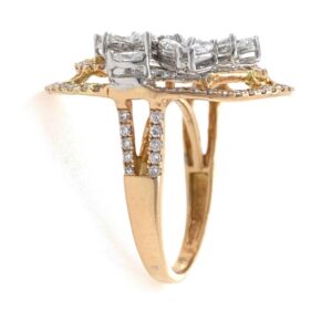 18kt / 750 floral design cocktail diamond ladies ring 8lr188