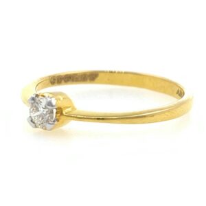 18kt / 750 yellow gold classic engagement solitaire diamond ladies ring 8lr11