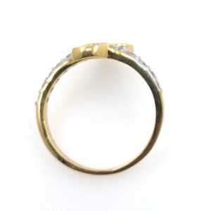 18kt / 750 yellow gold traditional om diamond ring for ladies 6lr268