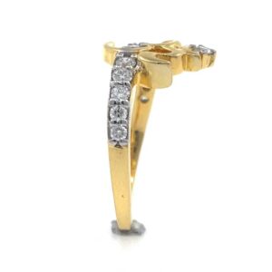 18kt / 750 yellow gold traditional om diamond ring for ladies 6lr268
