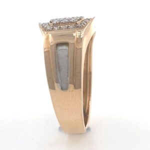 18kt / 750 rose gold fancy graduation band diamond ring 9gr38
