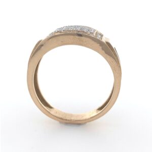 18kt / 750 rose gold fancy graduation band diamond ring 9gr38