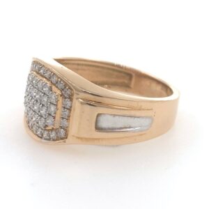 18kt / 750 rose gold fancy graduation band diamond ring 9gr38