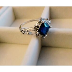 Blue Sapphire 18k White Gold Ring
