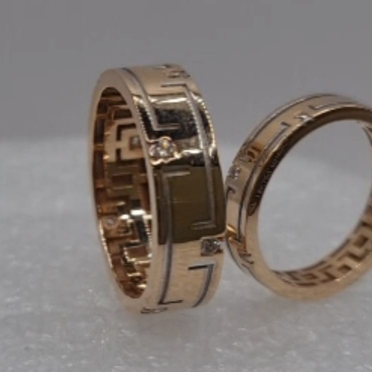 18Kt Gold Engagement Ring