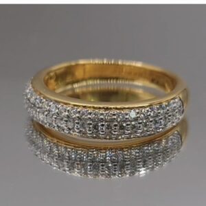 18Kt Gold Diamond Band
