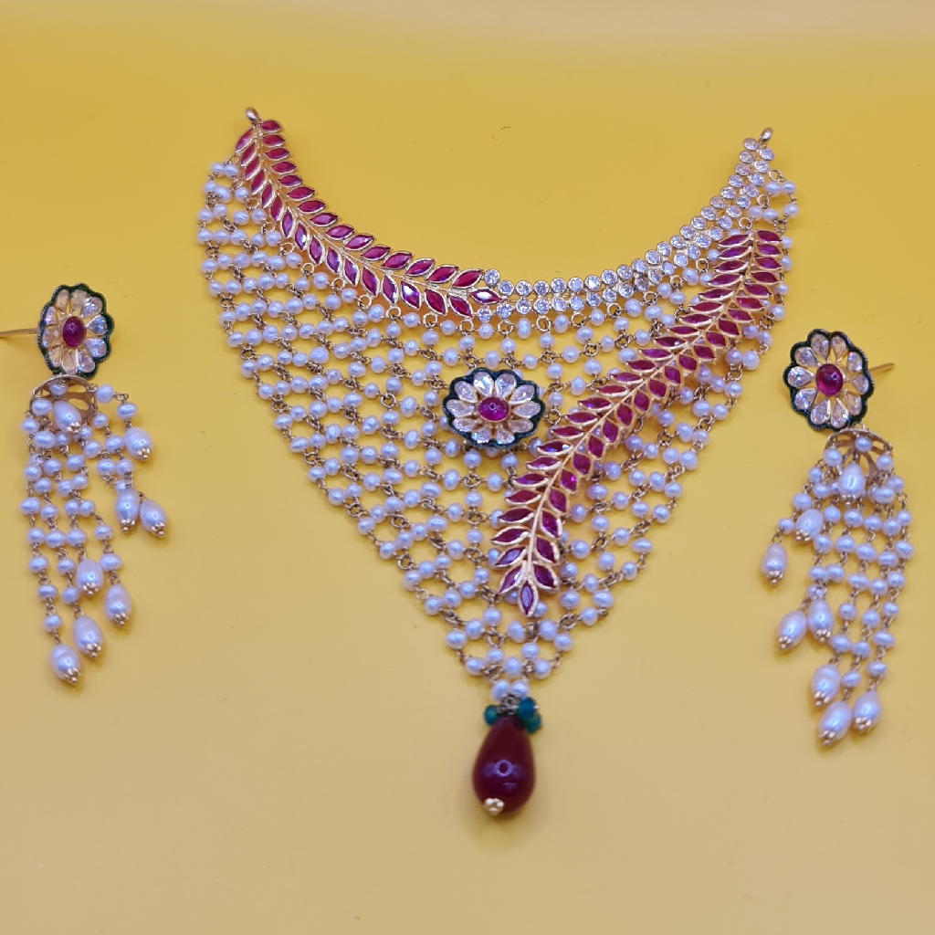 916 HALLMARK GOLD MOTI NECKLACE SET