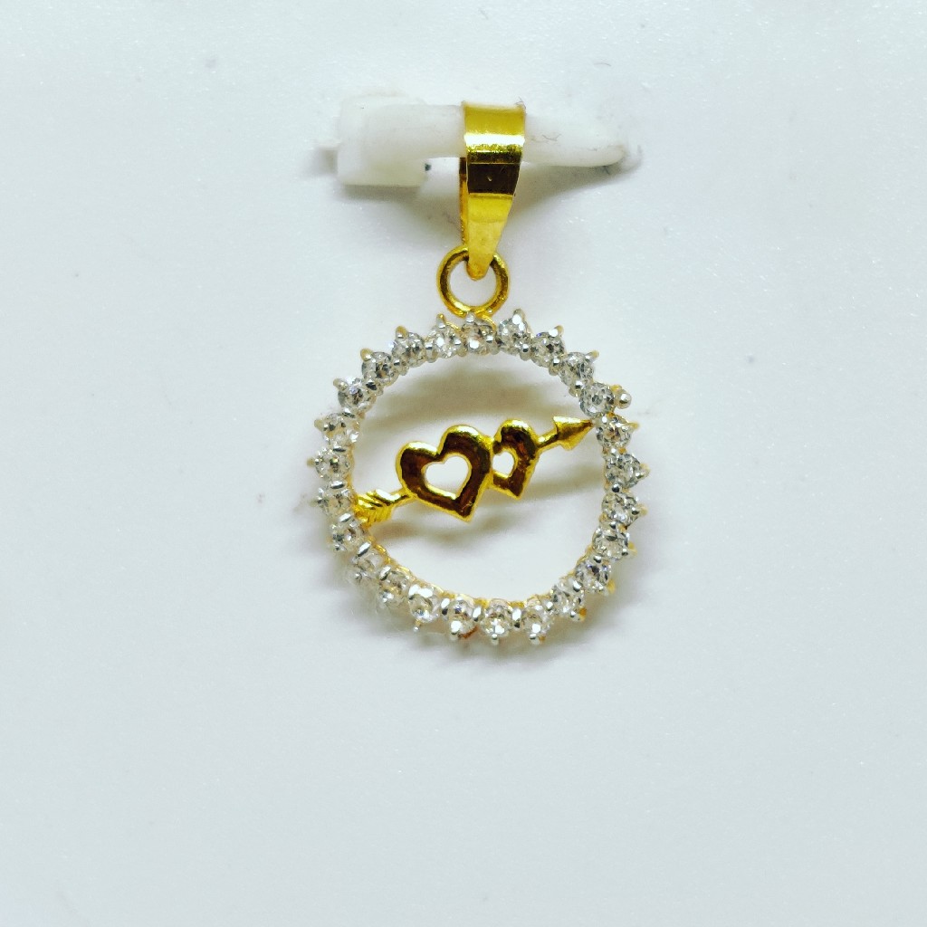 18 KT 750 Hallmark fancy delicate heart diamond Pendent