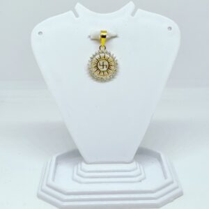 18 KT 750 Hallmark fancy swastika diamond Pendent