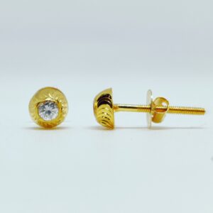 18 KT 750 Hallmark fancy delicate single diamond Ladies Top