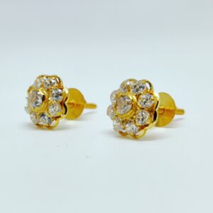 18 KT 750 Hallmark fancy delicate round diamond Ladies Top
