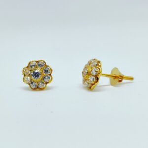 18 KT 750 Hallmark fancy delicate round diamond Ladies Top