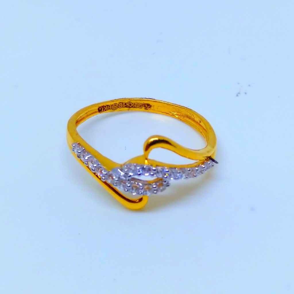 22 KT 916 Hallmark fancy Ladies diamond ring - Image 3