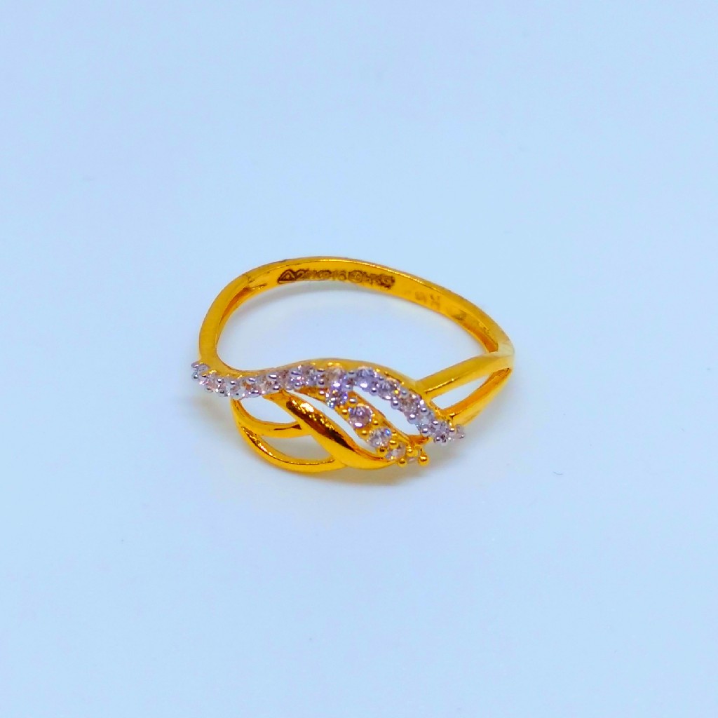 22 KT 916 Hallmark fancy Ladies diamond ring - Image 3