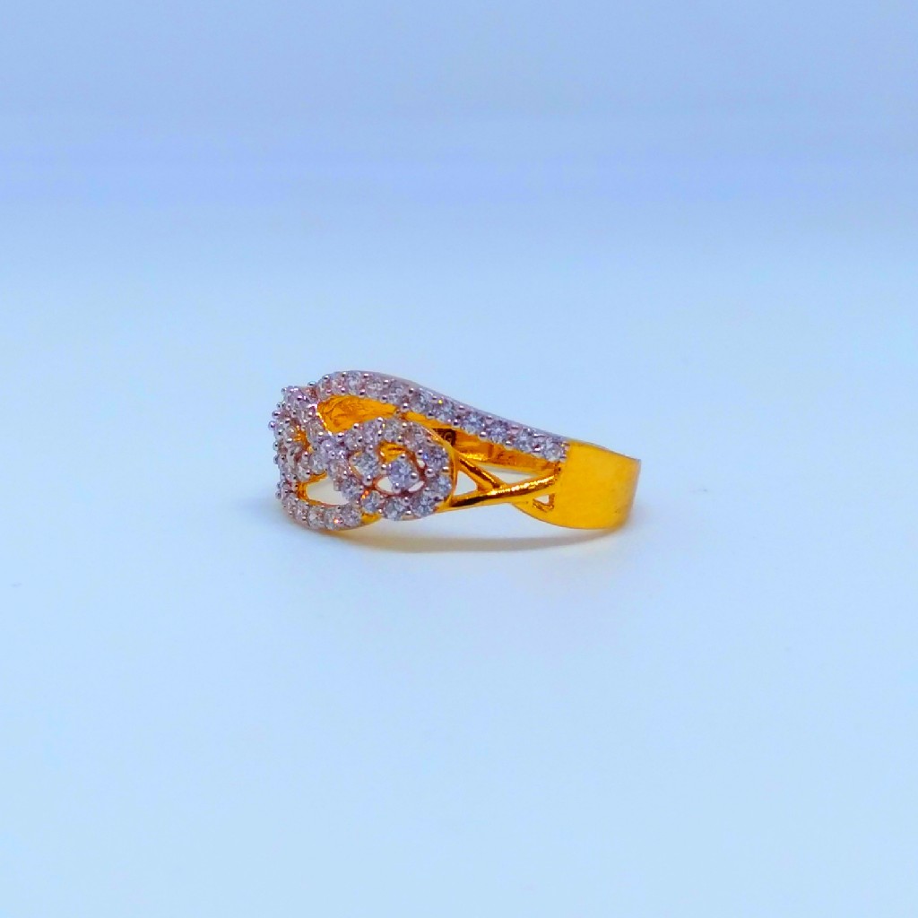 22 KT 916 Hallmark fancy Ladies diamond ring - Image 2