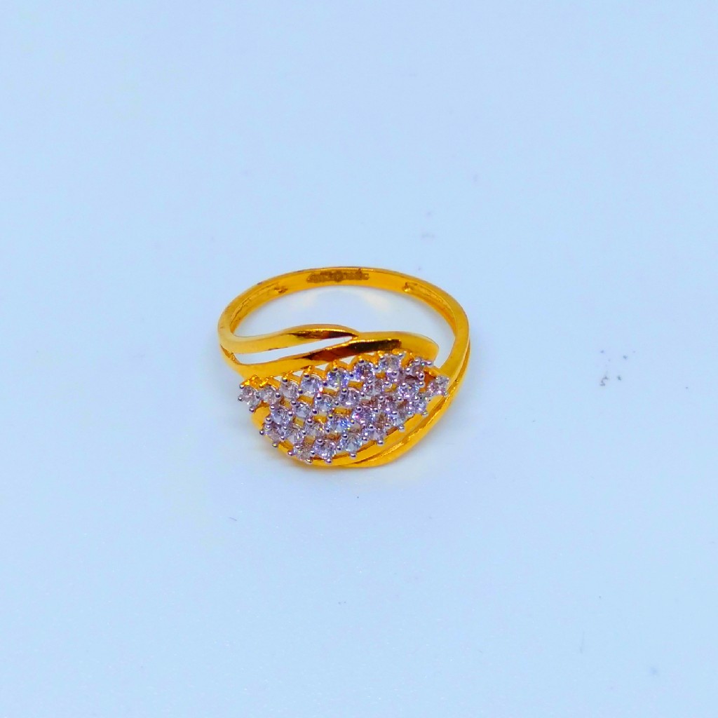 22 KT 916 Hallmark fancy traditional ladies diamond ring - Image 3