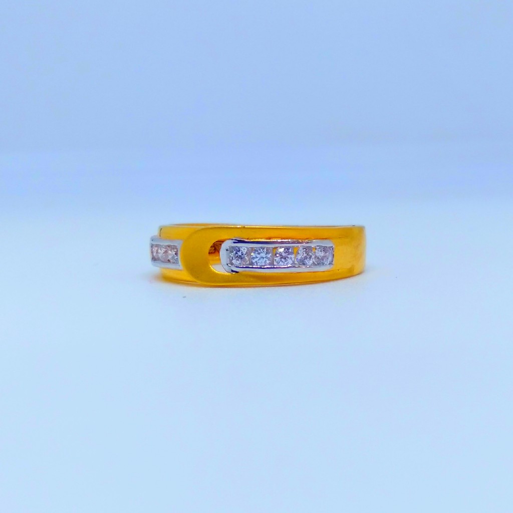 22 KT 916 Hallmark fancy diamond gents ring - Image 2