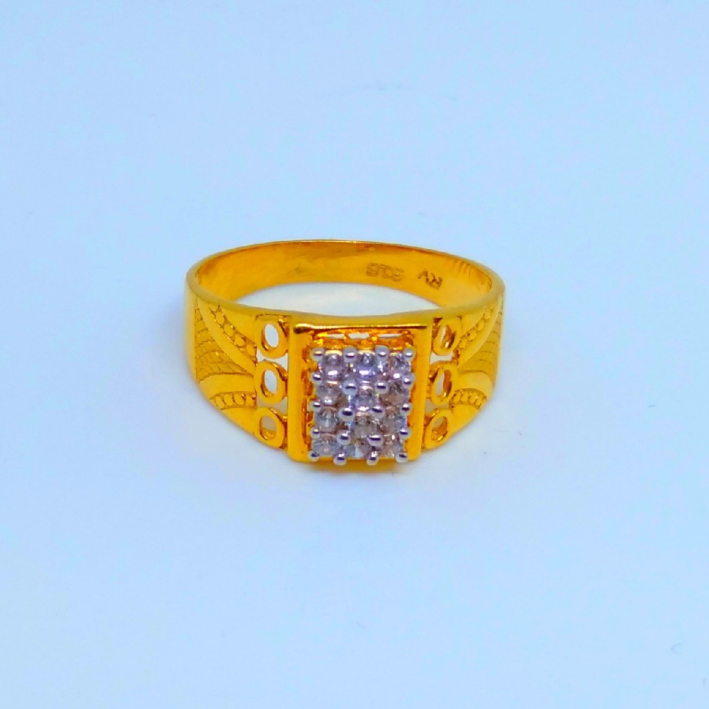 22 KT 916 Hallmark rectangular fancy diamond gents ring - Image 3