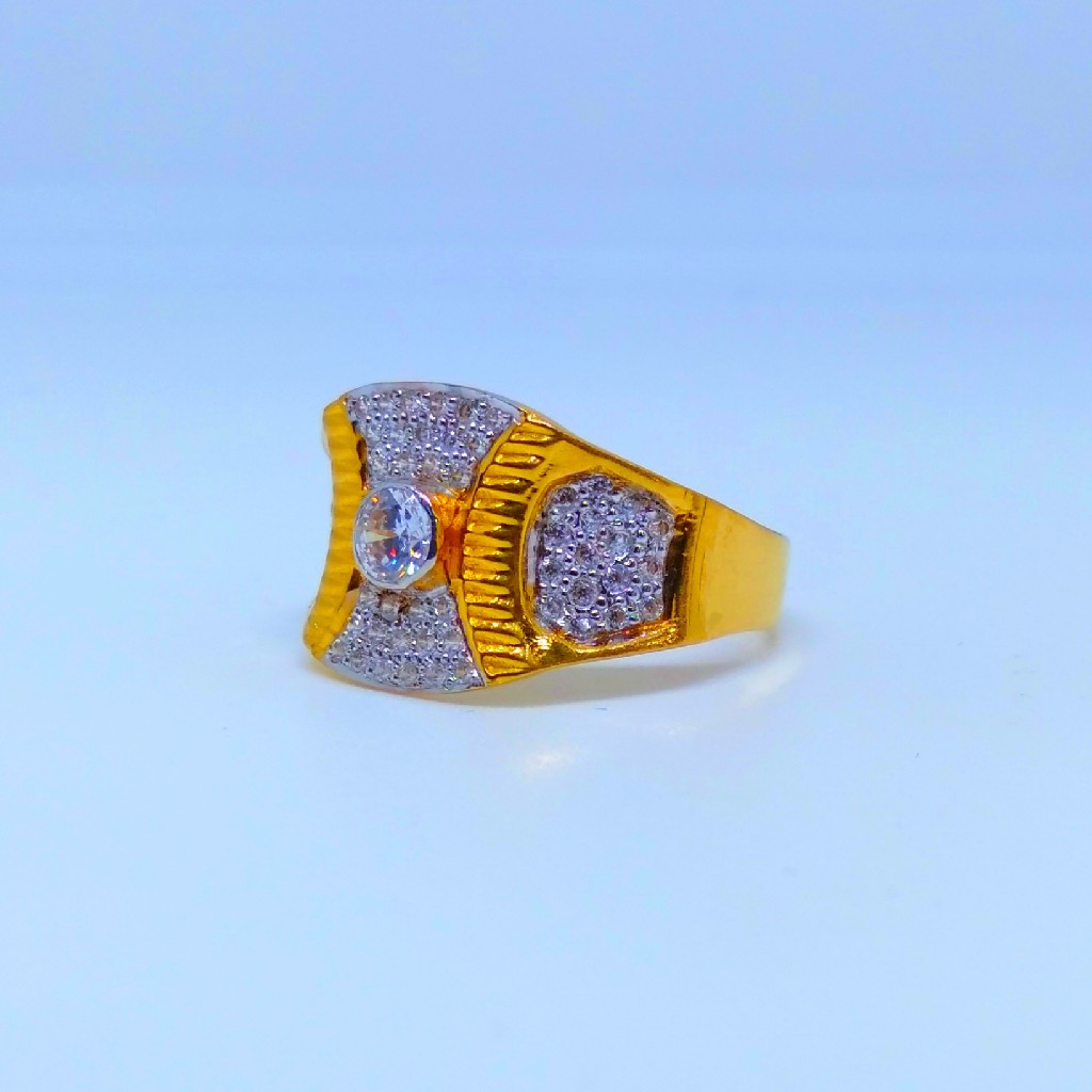 22 KT 916 Hallmark Fancy diamond gents ring - Image 2