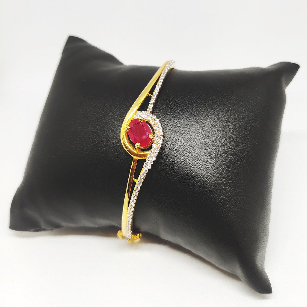 18 KT Hallmark Ladies Kada ( Bracelet )