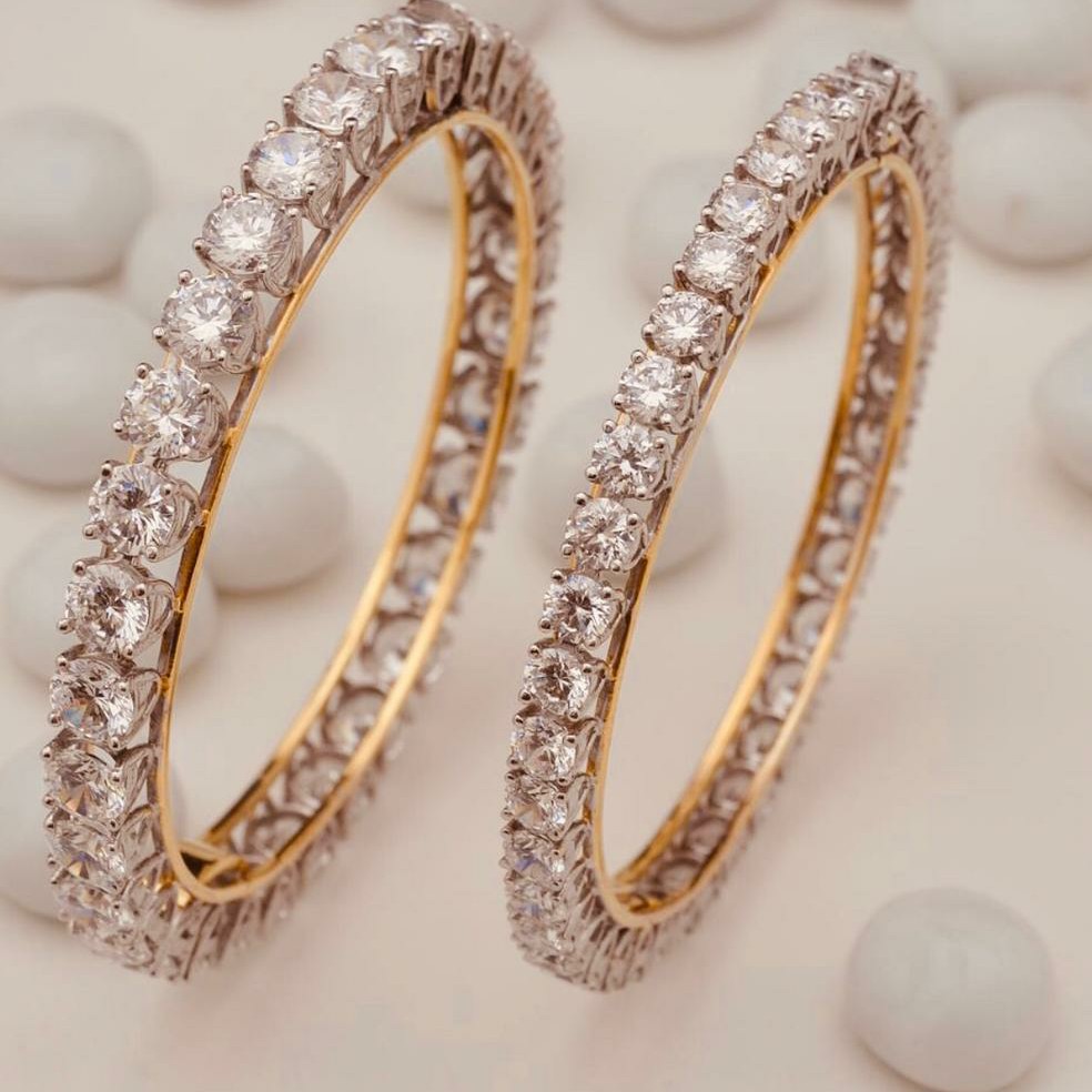 Our shinning jewelry that will stand you out among the crowd.