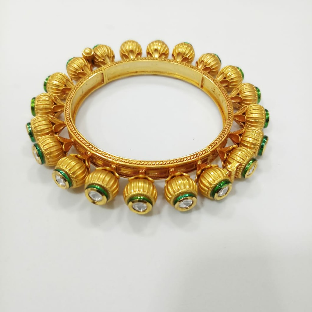 Kundan bangles