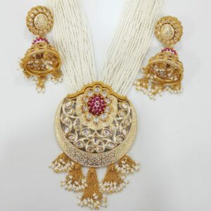 Kundan pendant set