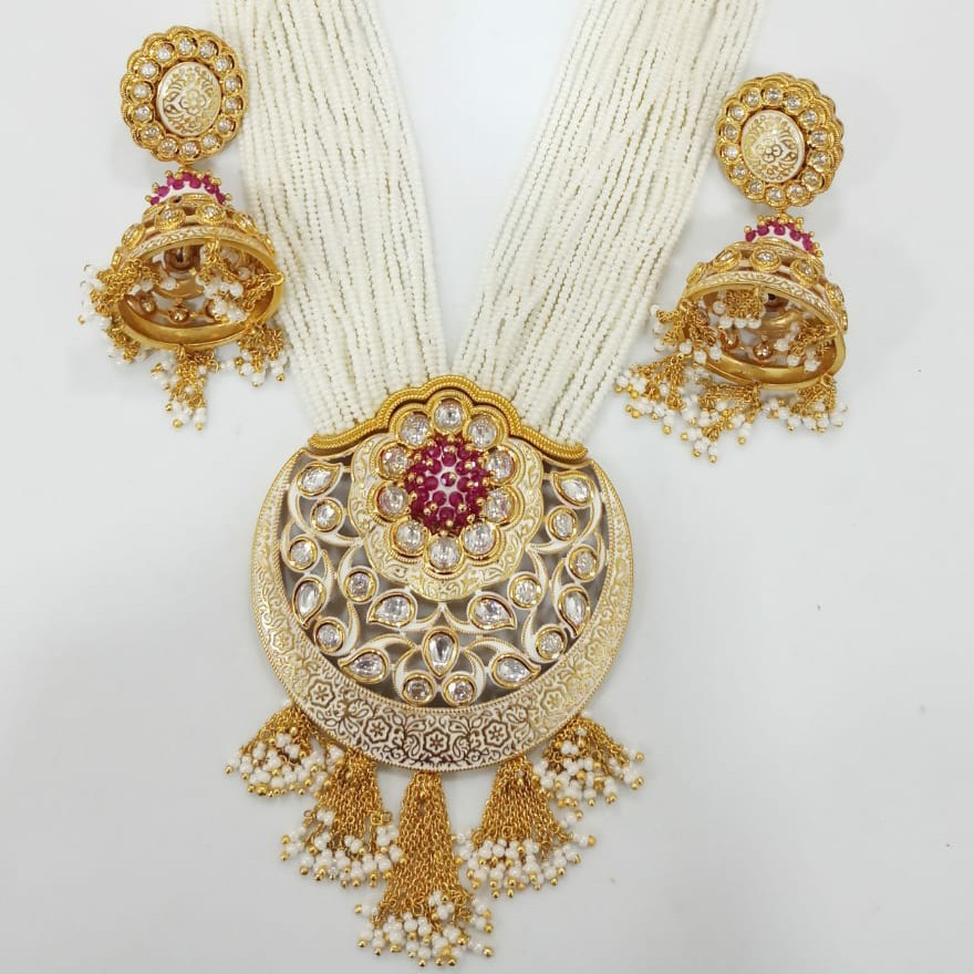 Kundan pendant set