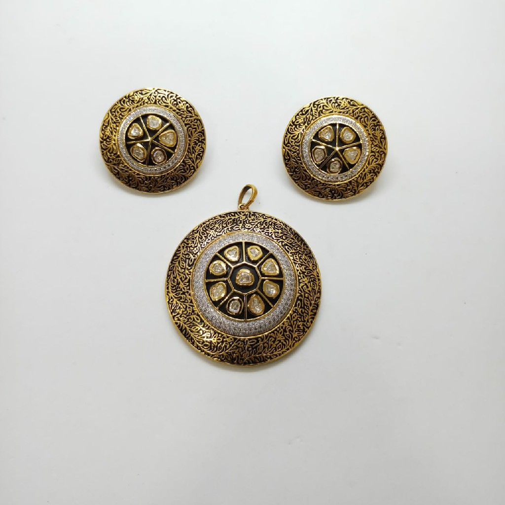 Kundan pendant set