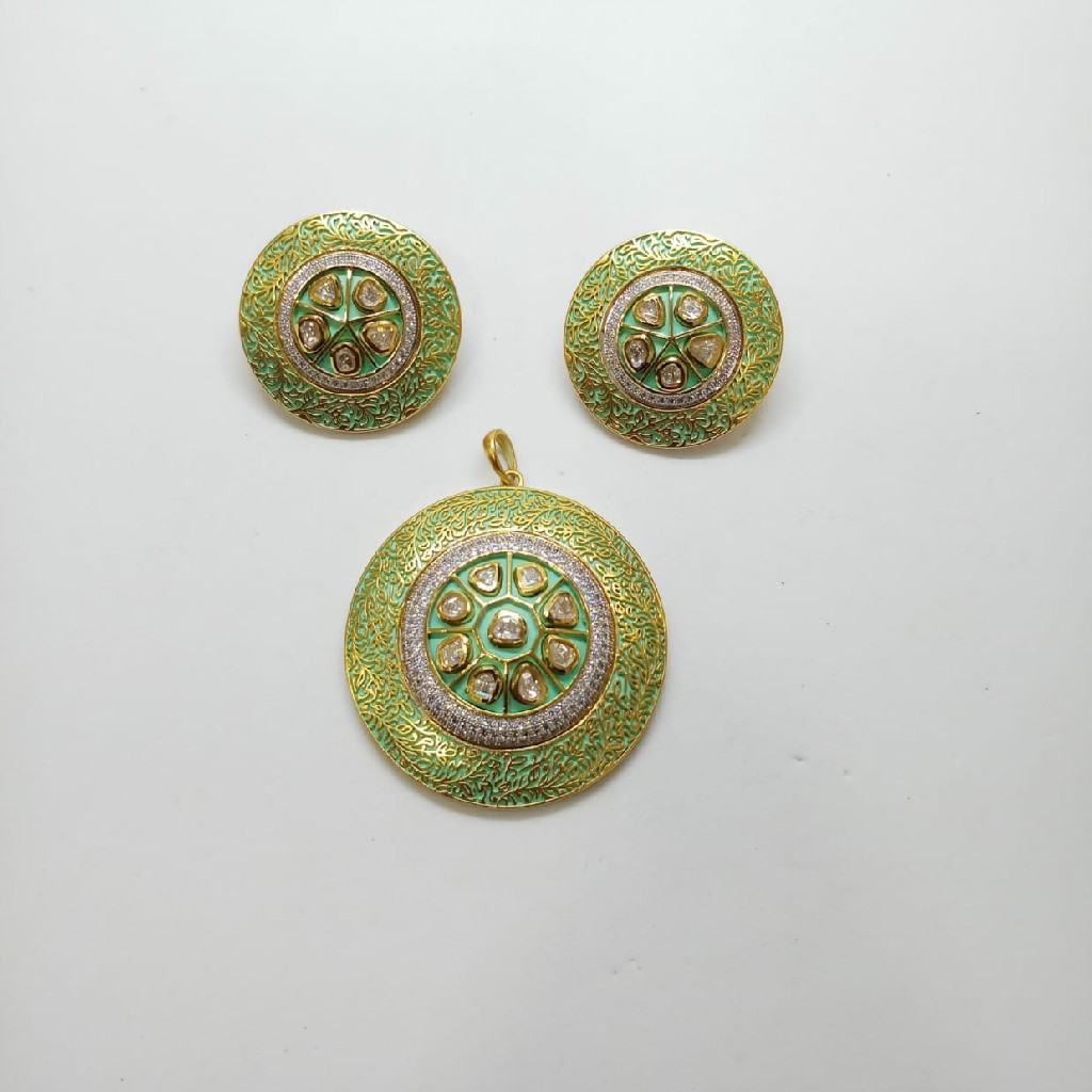 Kundan pendant set