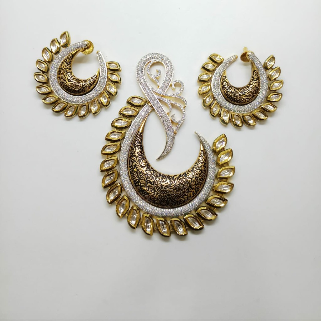 Kundan pendant set