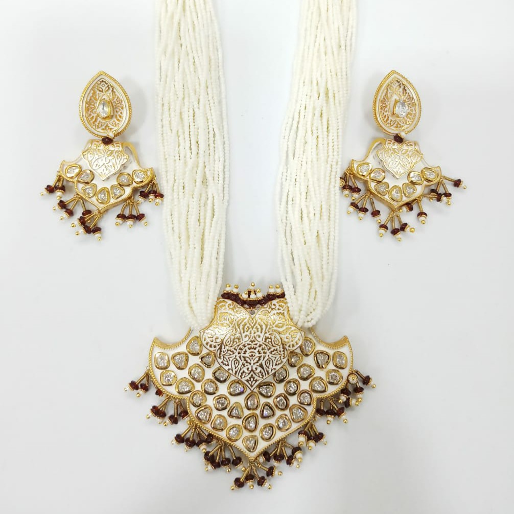 Kundan pendant set