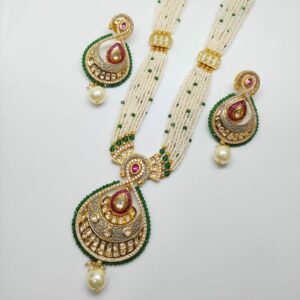 Kundan pendant set
