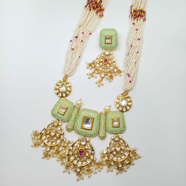 Kundan pendant set