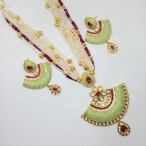 Kundan pendant set