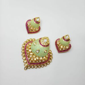 Kundan pendant set