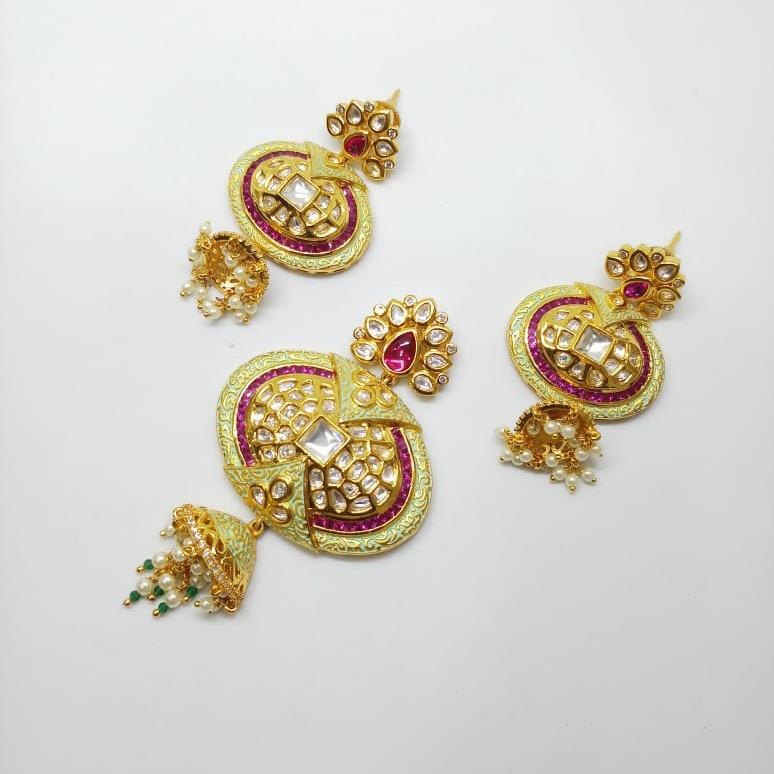Kundan pendant set