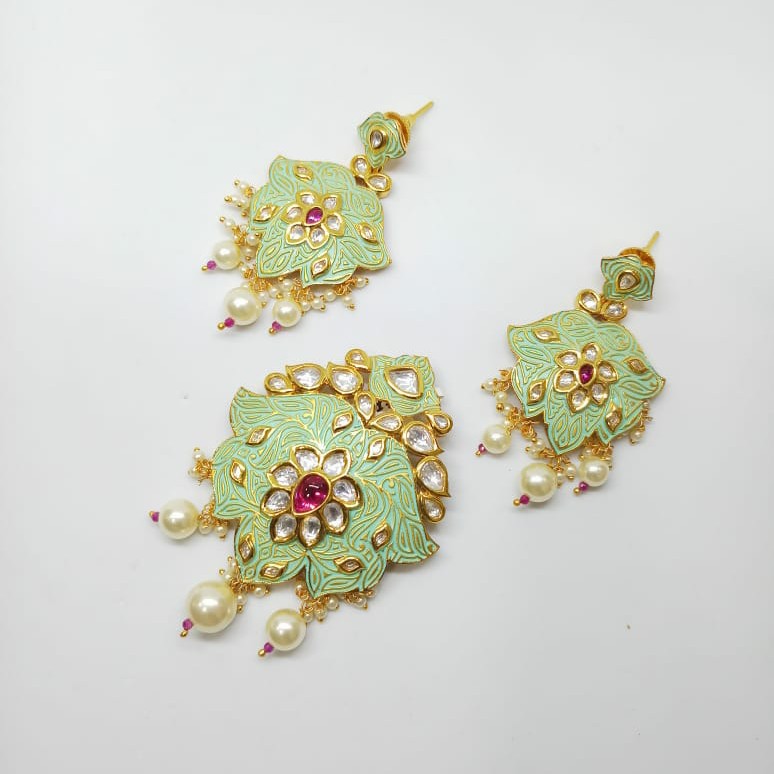Kundan pendant set