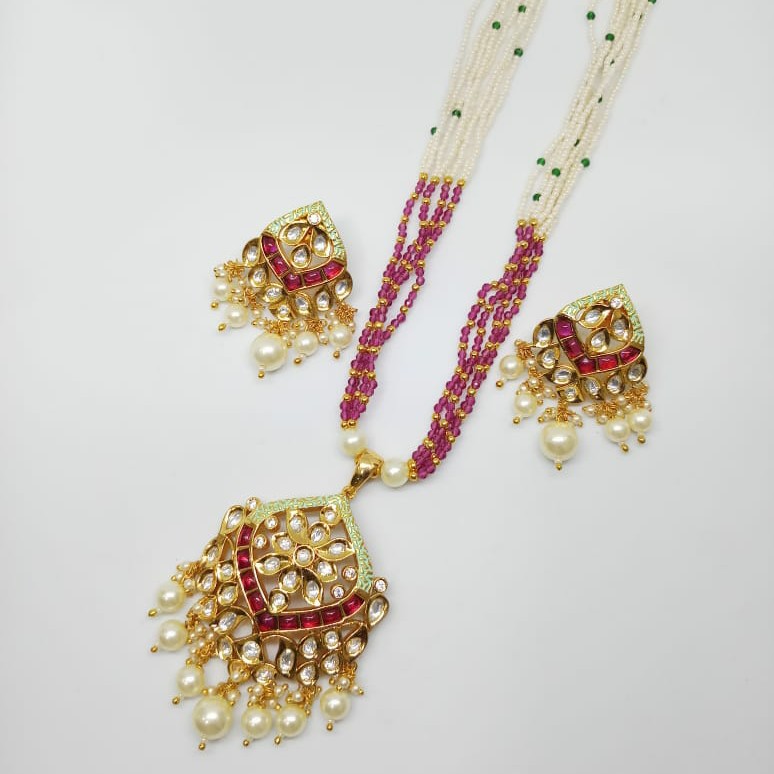 Kundan pendant set